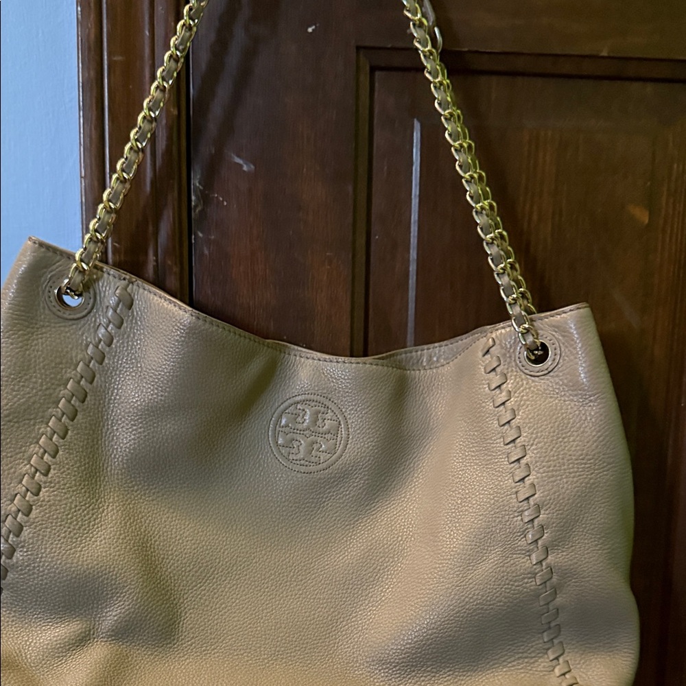 Tory Burch Beige Leather Shoulder Bag with Gold Chain